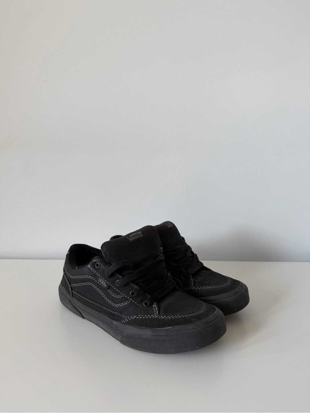 Vans Youth Black Low-Top Skate Shoes
